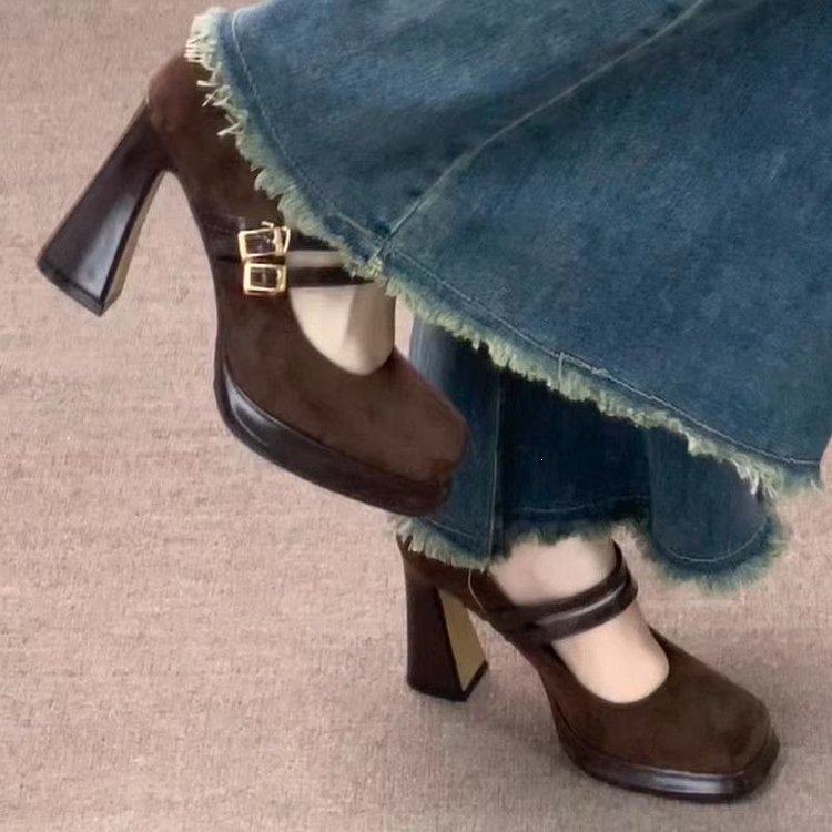 Home Office Makeover - Klasyczne, grube, wysokie damskie buty Mary
